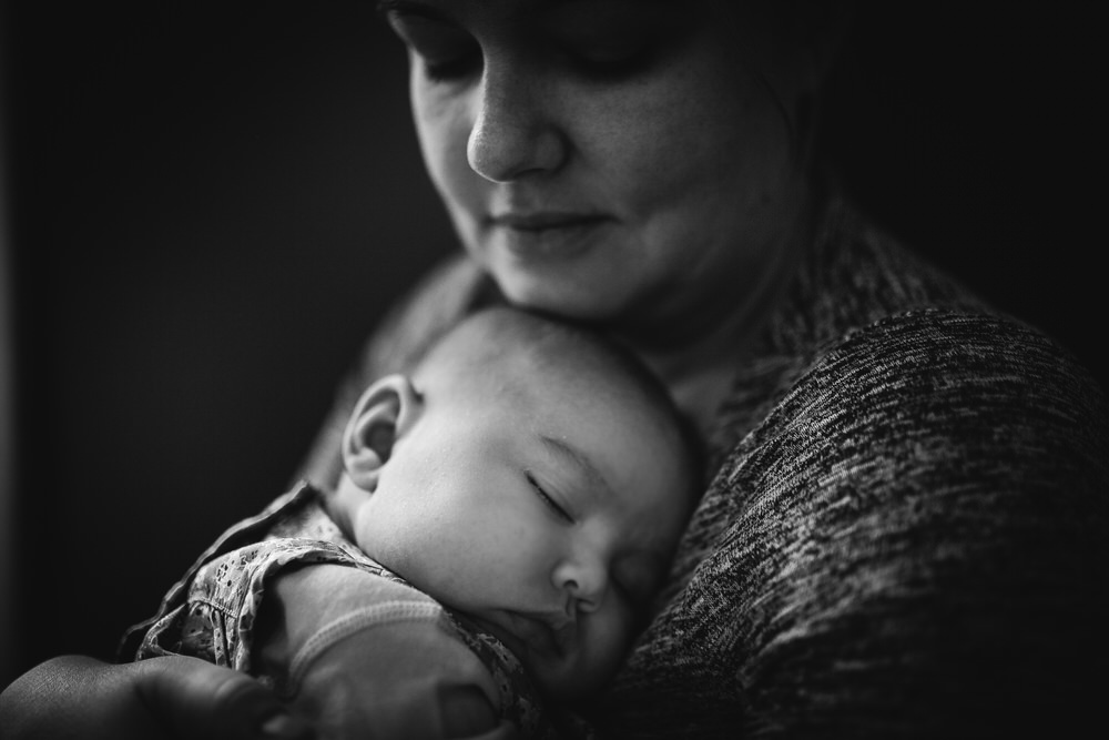 Mum and newborn photography