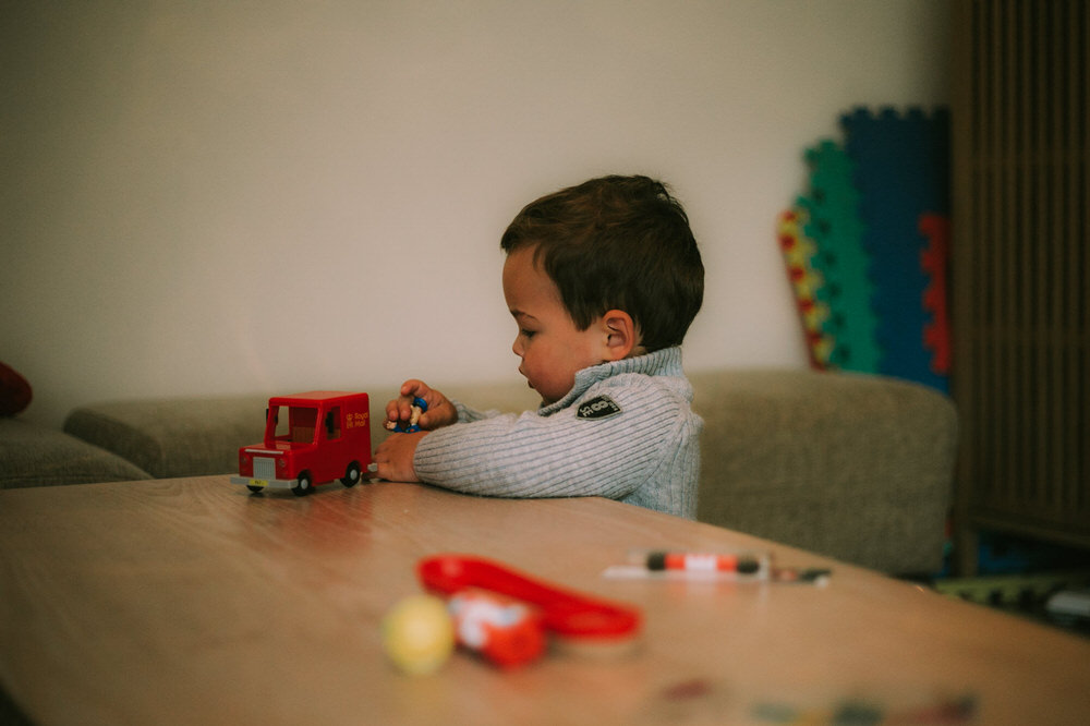 toddler photography Reading Berkshire postman pat