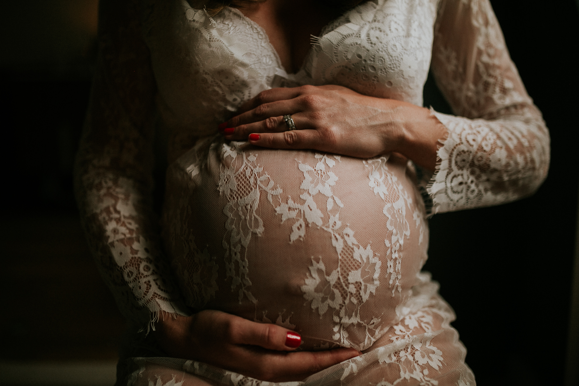 Sensual Styled Maternity Photography - Sapna Odlin